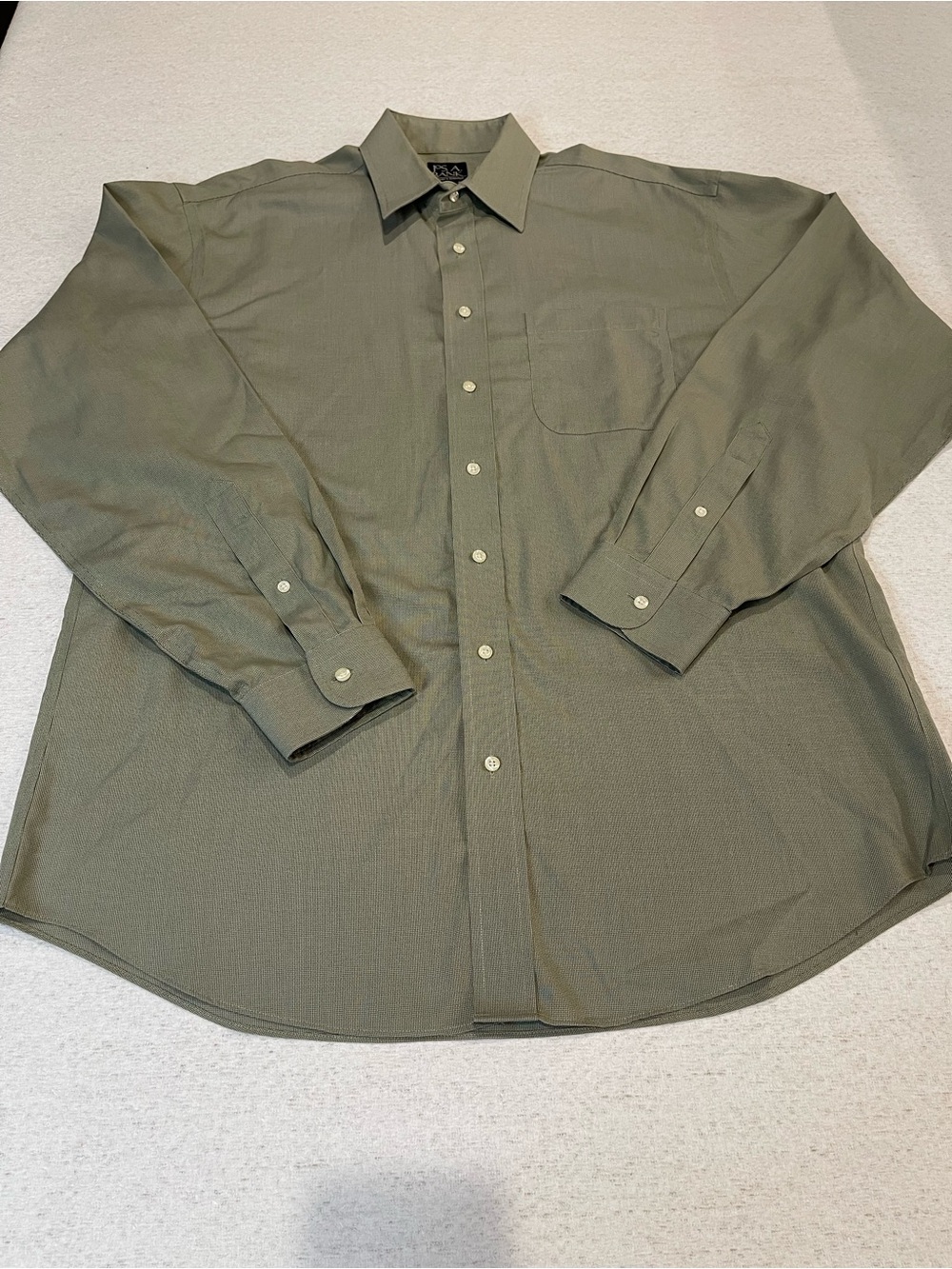 Jos. A. Bank Traveler's Collection Men's Olive Green Solid Cotton 16/36. SKU#760